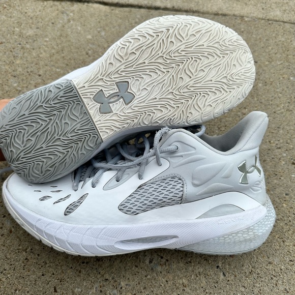 Under Armour Basketball shoes white and gray Men’s size 9.5 Women’s 11 - Picture 2 of 5